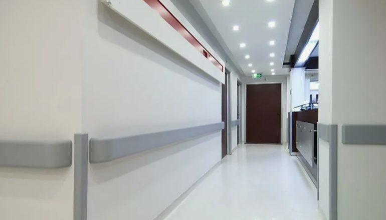 Современные материалы и виды отбойников для защиты стен