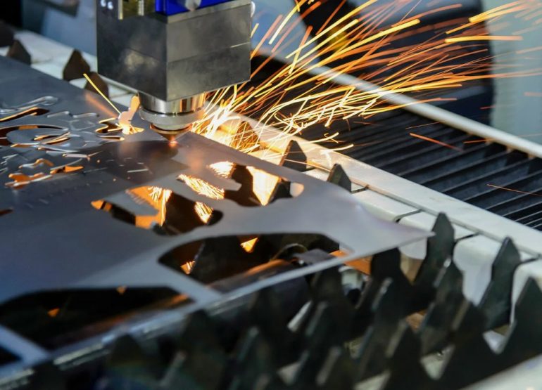 Обработка нержавеющего листа: лазерная резка, гибка, полировка — технологии и нюансы