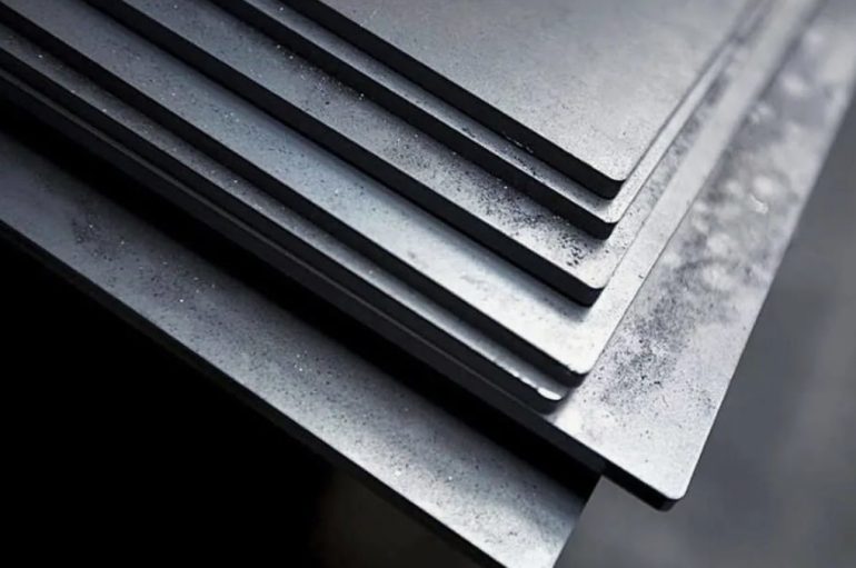 Почему лист стальной горячекатный незаменим в отечественном строительстве