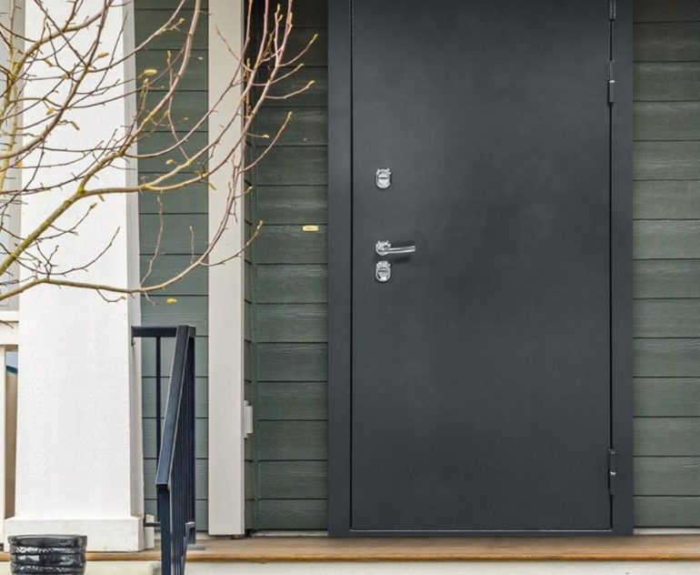 Входные металлические двери для частного дома: терморазрыв, утепление и защита от взлома